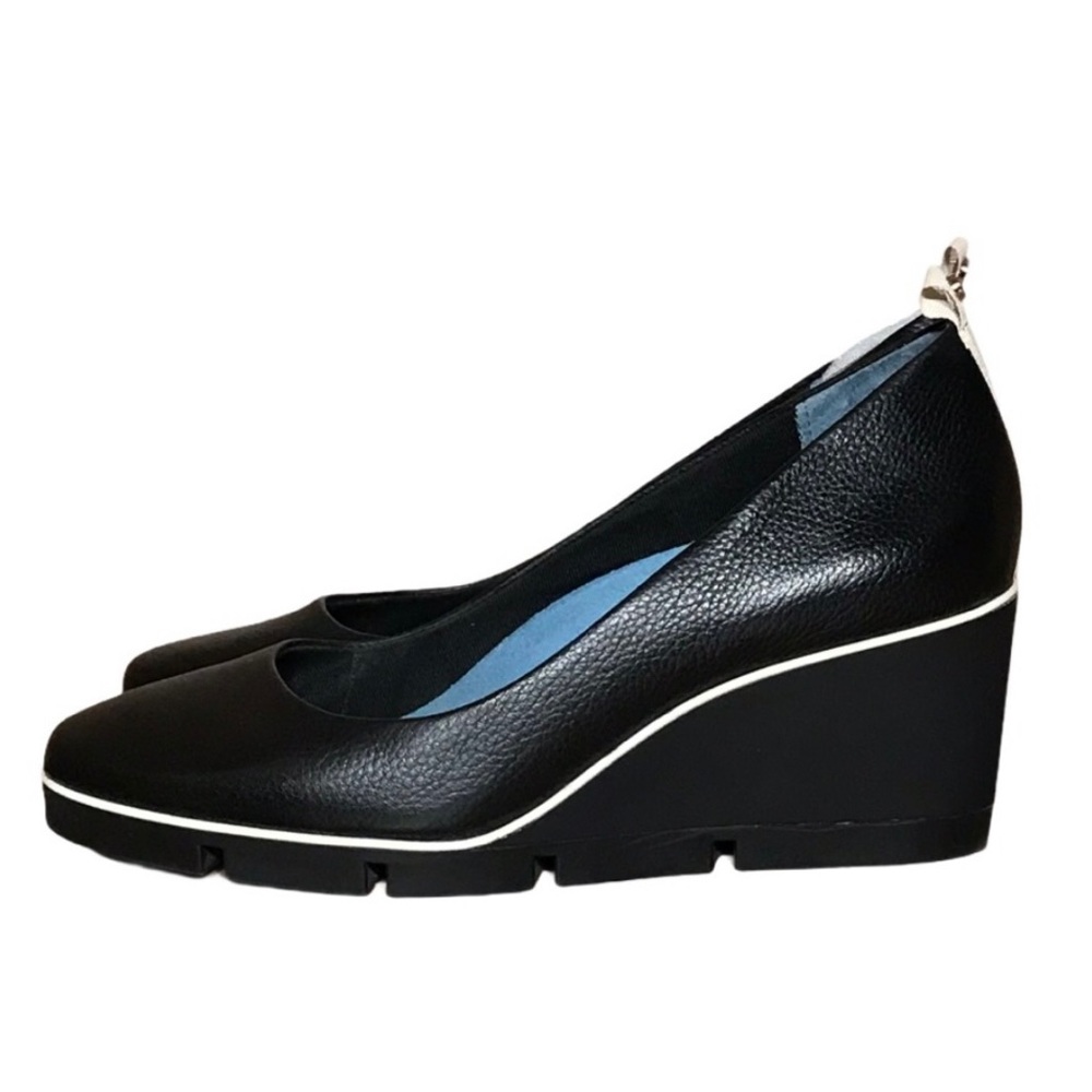 BETABRAND All Weather Leather Wedges Onyx EUC